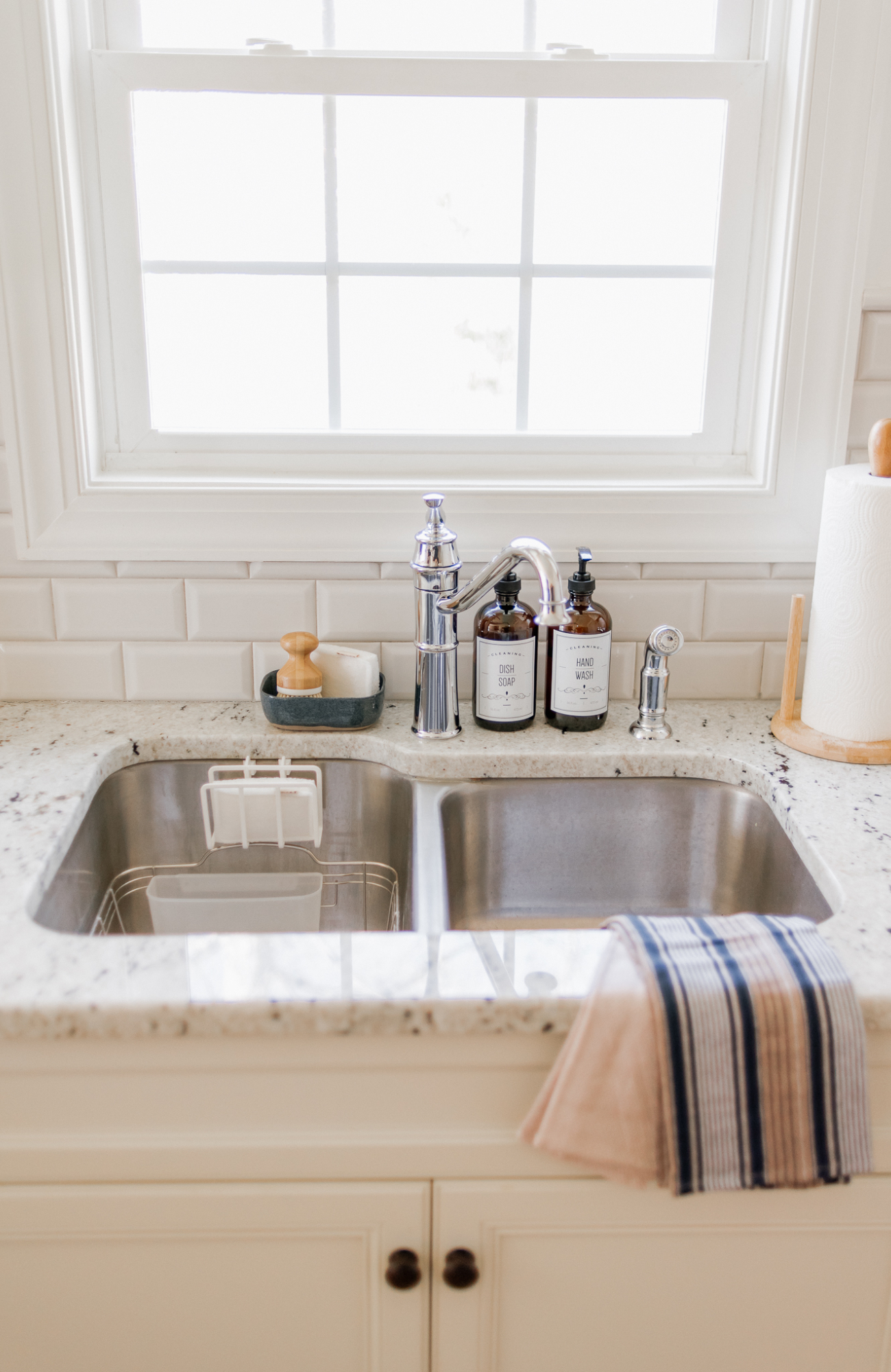 How To Clean A Kitchen Sink And Make It Sparkle