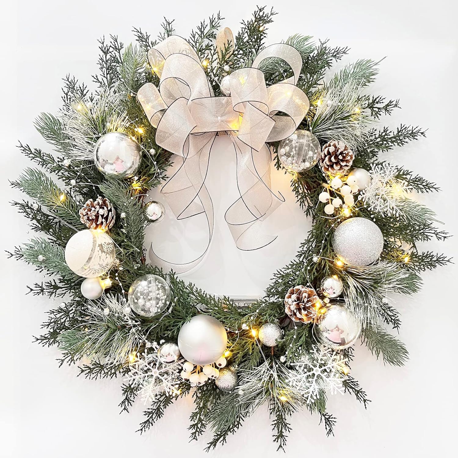 Christmas Wreath: The Perfect Way to Brighten Up Your Holiday Season