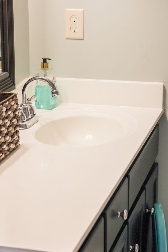 How to Clean a Dirty Bathroom Sink