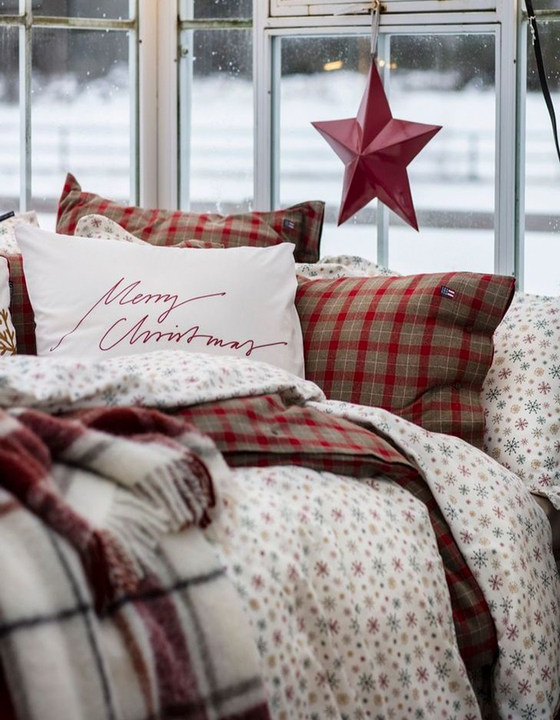 8 Cozy Christmas Bedroom Ideas You’ll Love Waking Up To