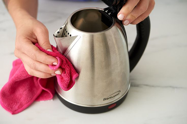 How To Clean An Electric Kettle?